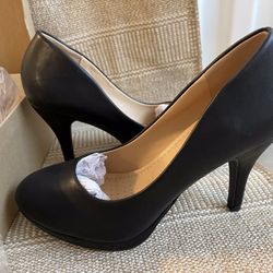 Black Pumps With High Heels 