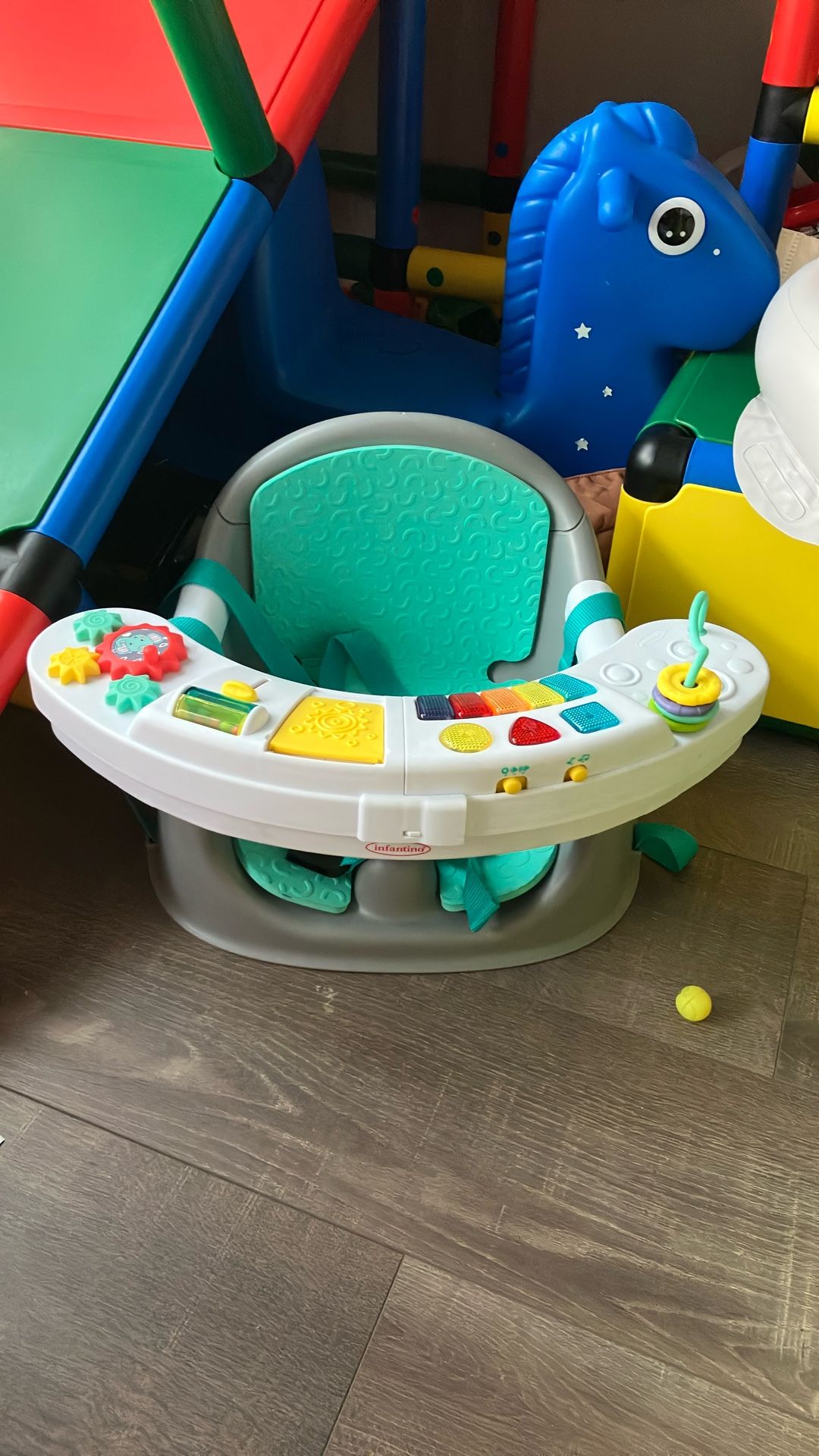 Infantino Music & Lights 3-in-1 Discovery Seat & Booster, Toddler Booster Seat for Dining Table or Kitchen Chair, Baby Activity Center & Snack Tray,