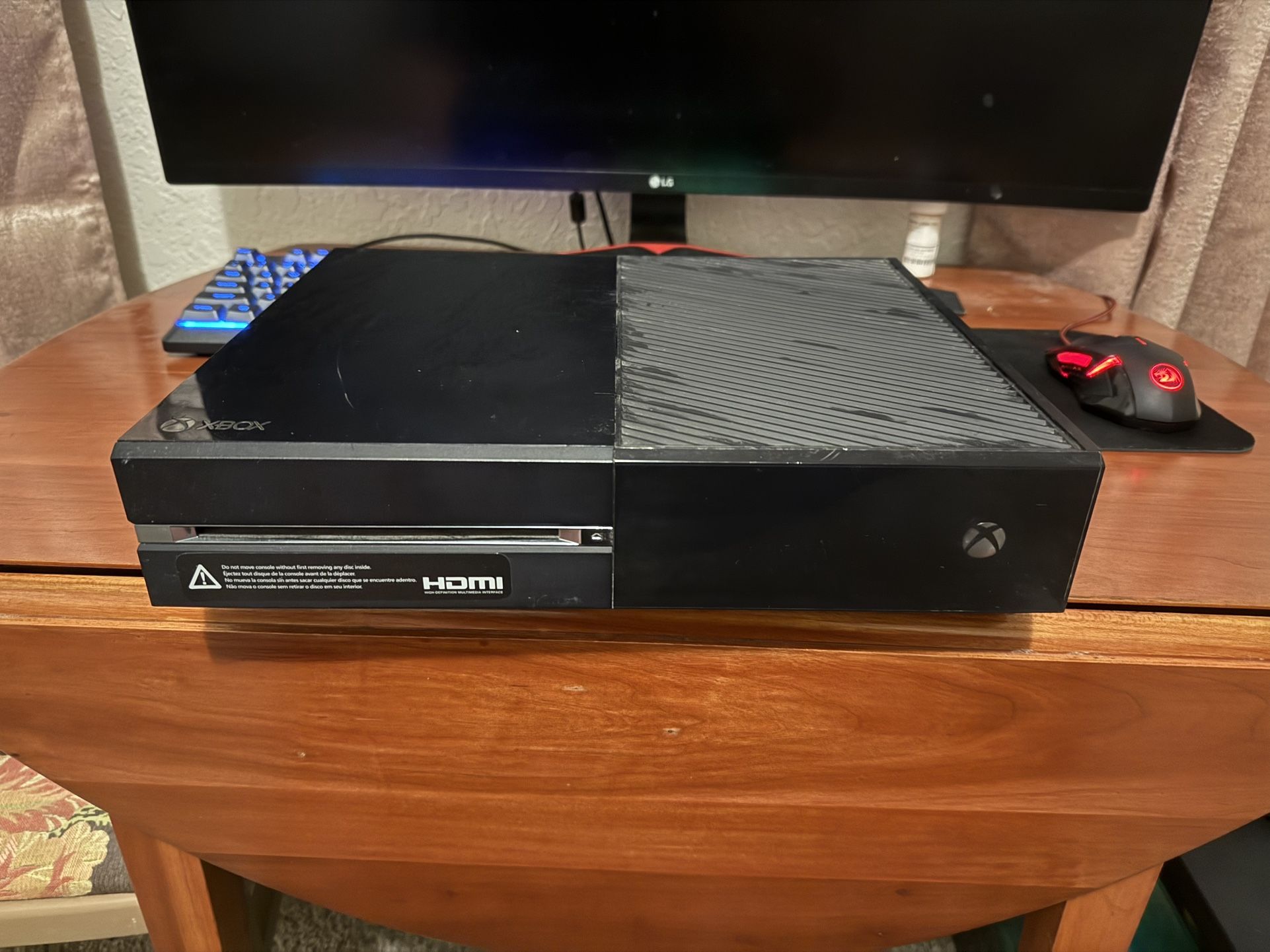 Xbox One With White Controller