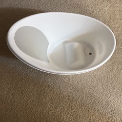 Beaba Shnuggle Baby Bath Tub