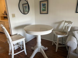 White Round Pedestal Bistro Table with 2 Chairs