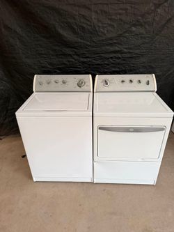 Whirlpool washer and electric dryer laundry set