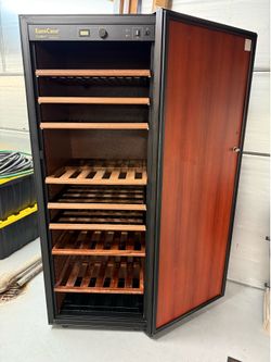 V-264 euro cave wine cooler  great working condition