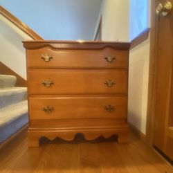 Solid wood dresser in excellent shape