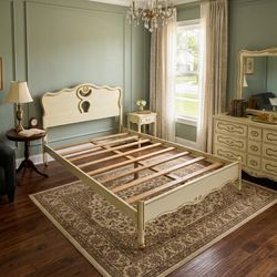 Vintage Antique  Full Size Bedroom Set 