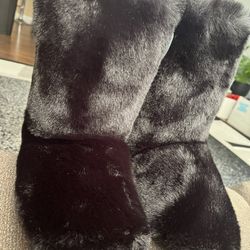 Lauren Conrad Women’s Fur boots