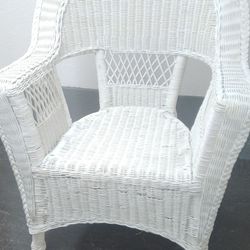 A Set Of 2 Vintage Antique Natural Real WHITE WICKER ARMCHAIR And Coffee Table Porch Furniture STURDY LARGE