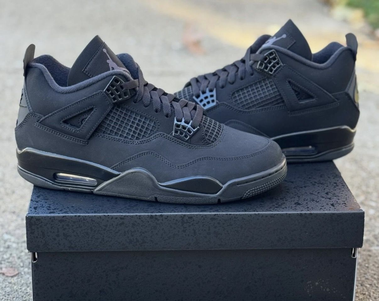 Retro 4 Black Cats