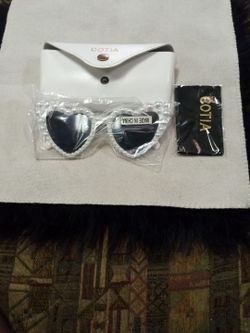Heart Shaped Faux Pearls Cat Eye Sunglasses NEW $7 Firm P/U 48 TH ST ROOSEVELT PHX 