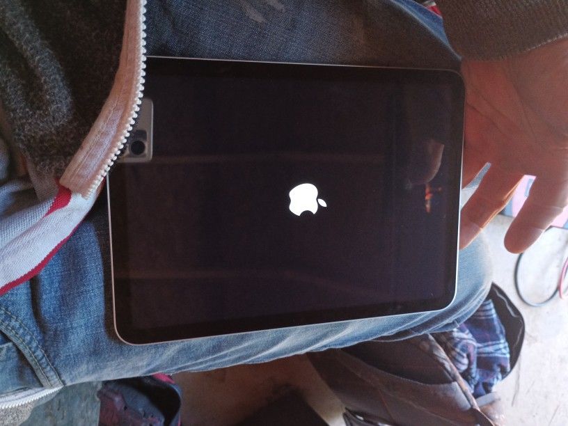 I Pad 10th Gen