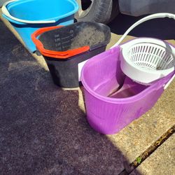 3. Cubetas Para Limpiar SU Piso ETC Etc Etc MOP Buckets Lot. 