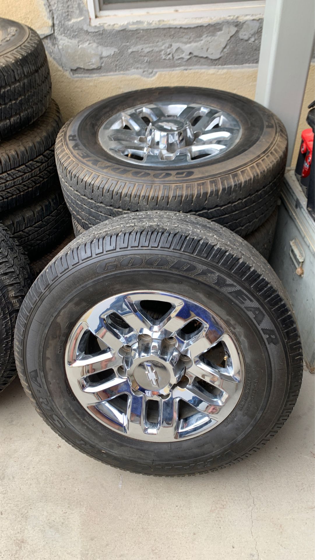 2017 Chevy 2500 wheels & tires