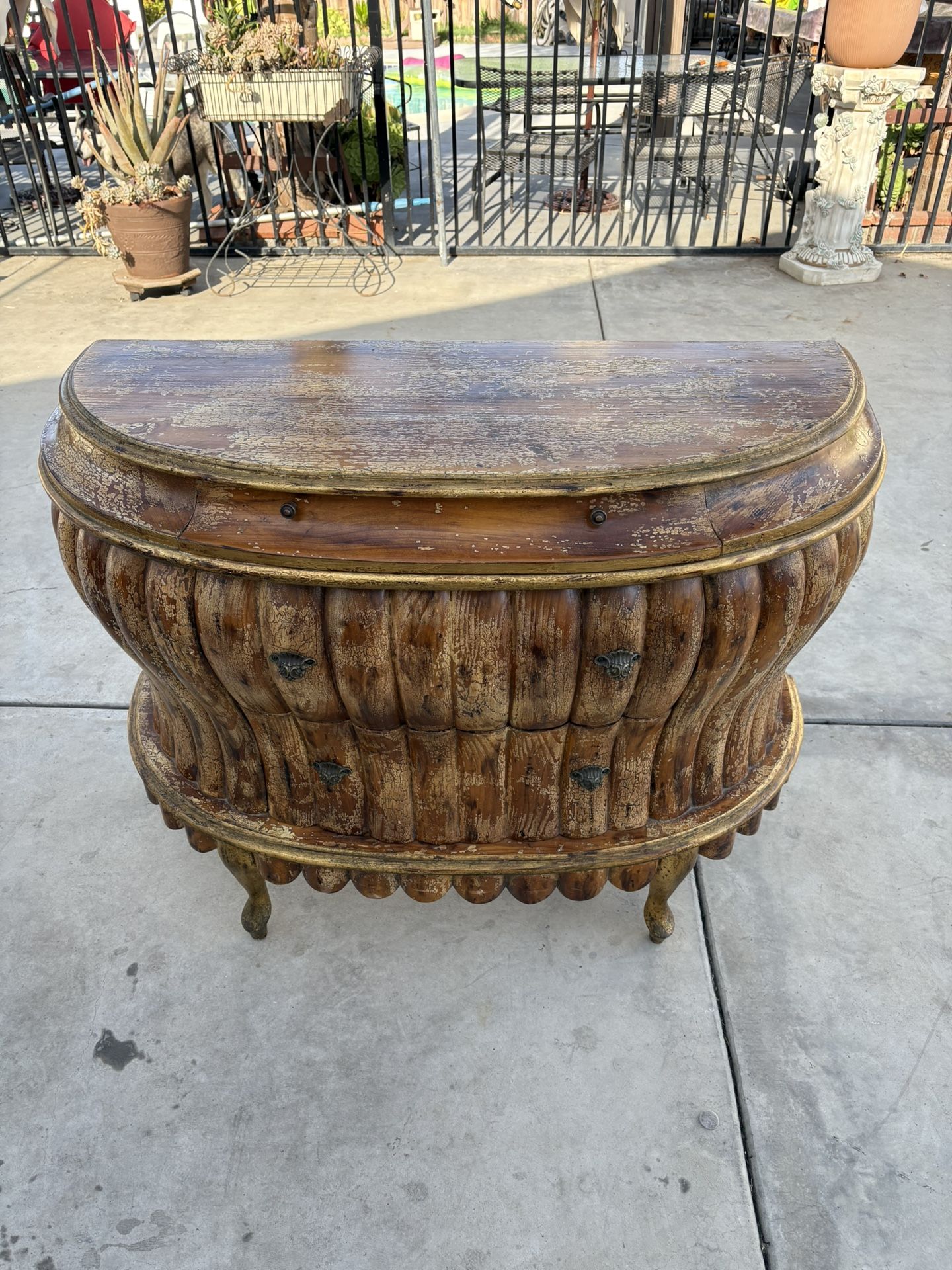 vintage dresser/chest