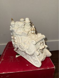 Holiday Home Accents Bisque Porcelain Sleigh Christmas Figurine / New in Box