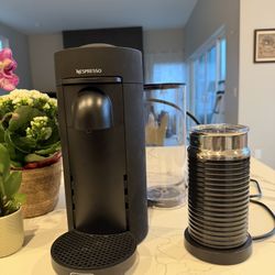 Nespresso by De'Longhi VertuoPlus Coffee and Espresso Machine