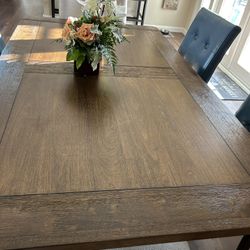 Pier One Dining Set