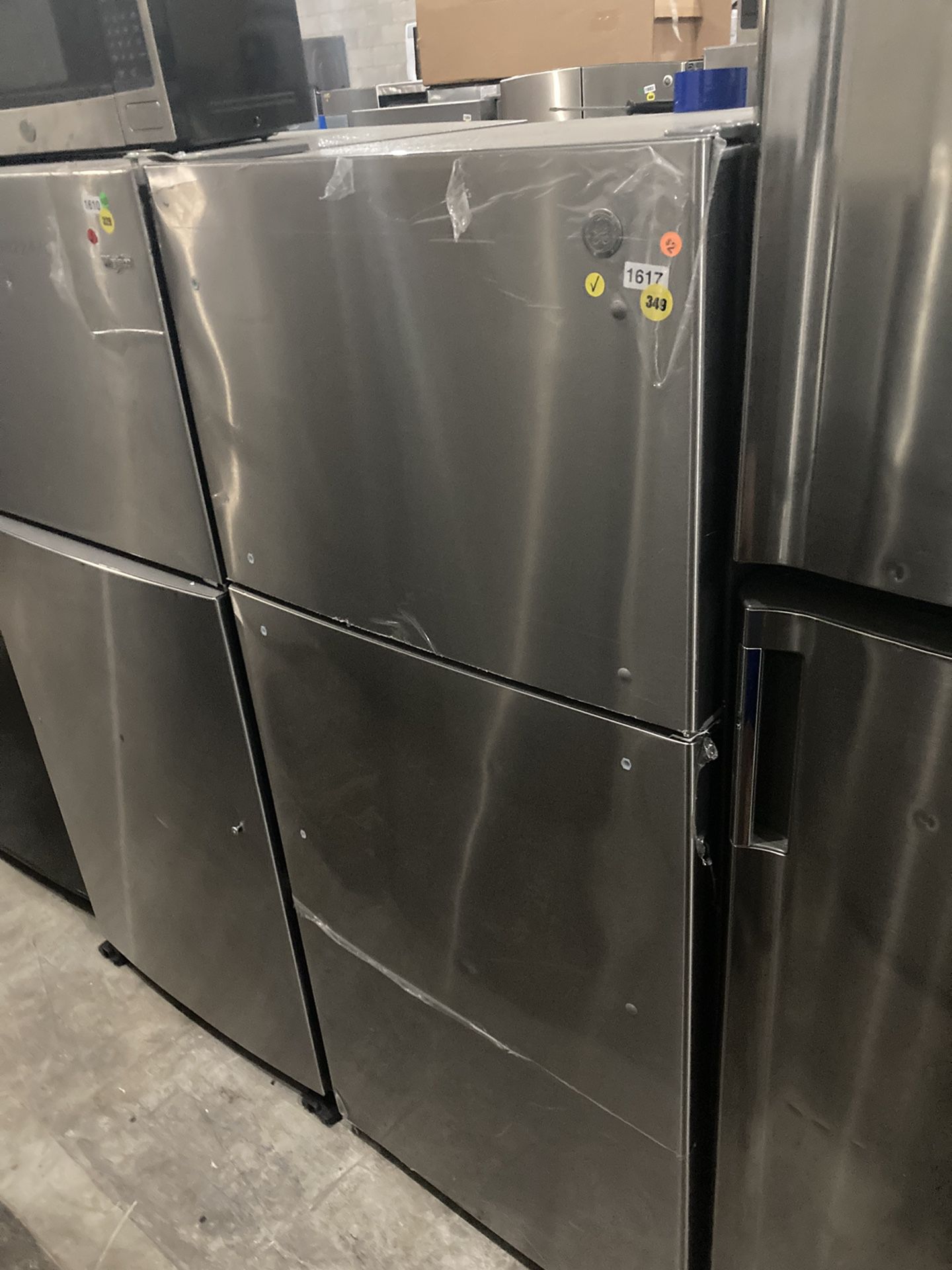  GE 30” top freezer Refrigerator Stainless steel $450