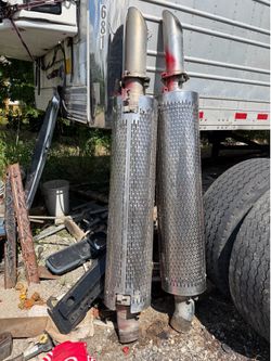 2007 Peterbilt exhaust pipe