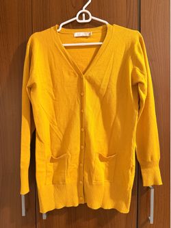 Women’s V-Neck Button Cardigan with Pockets