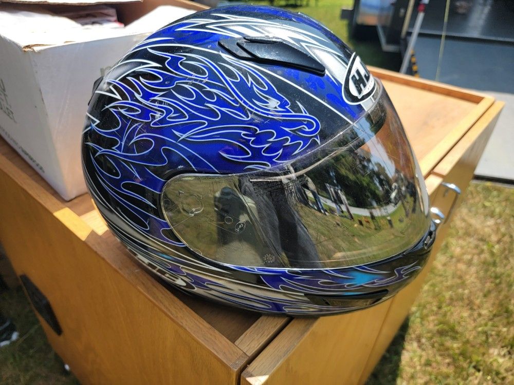 Large motorcycle helmet