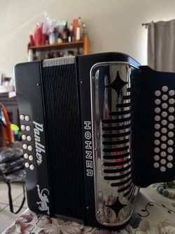 Hohner Panther with straps