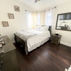 4-Piece Bedroom Set – Excellent Condition