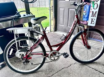 Electric Ezip bicycle  pedal assisted 7 speed comes with new battery 🔋