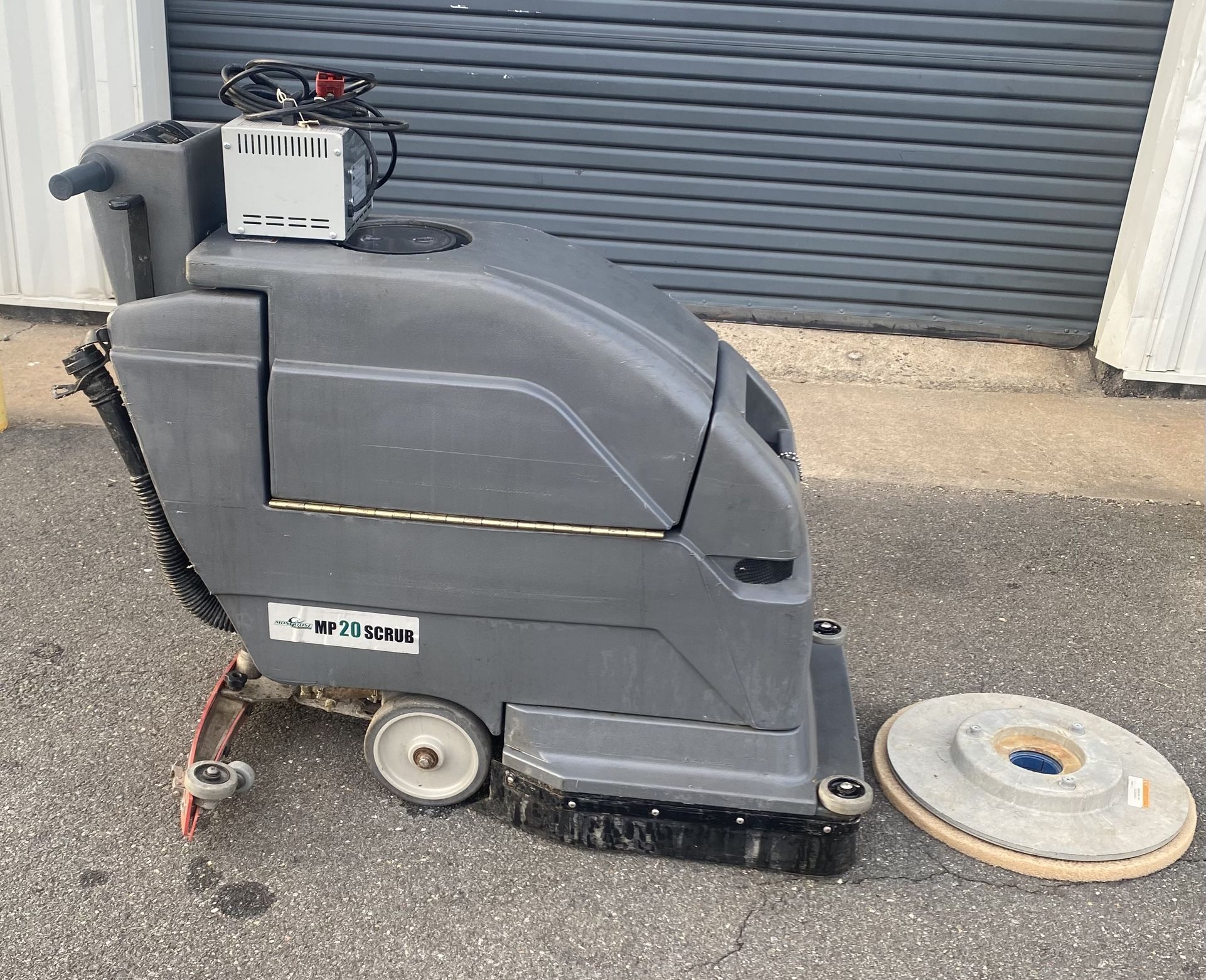 Tennant MP 20 Commercial Battery Walk Behind Scrubber 20 inch (Almost New)