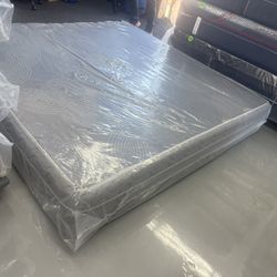 KING SIZE PILLOW TOP MATTRESS & BOX SPRINGS BED SET