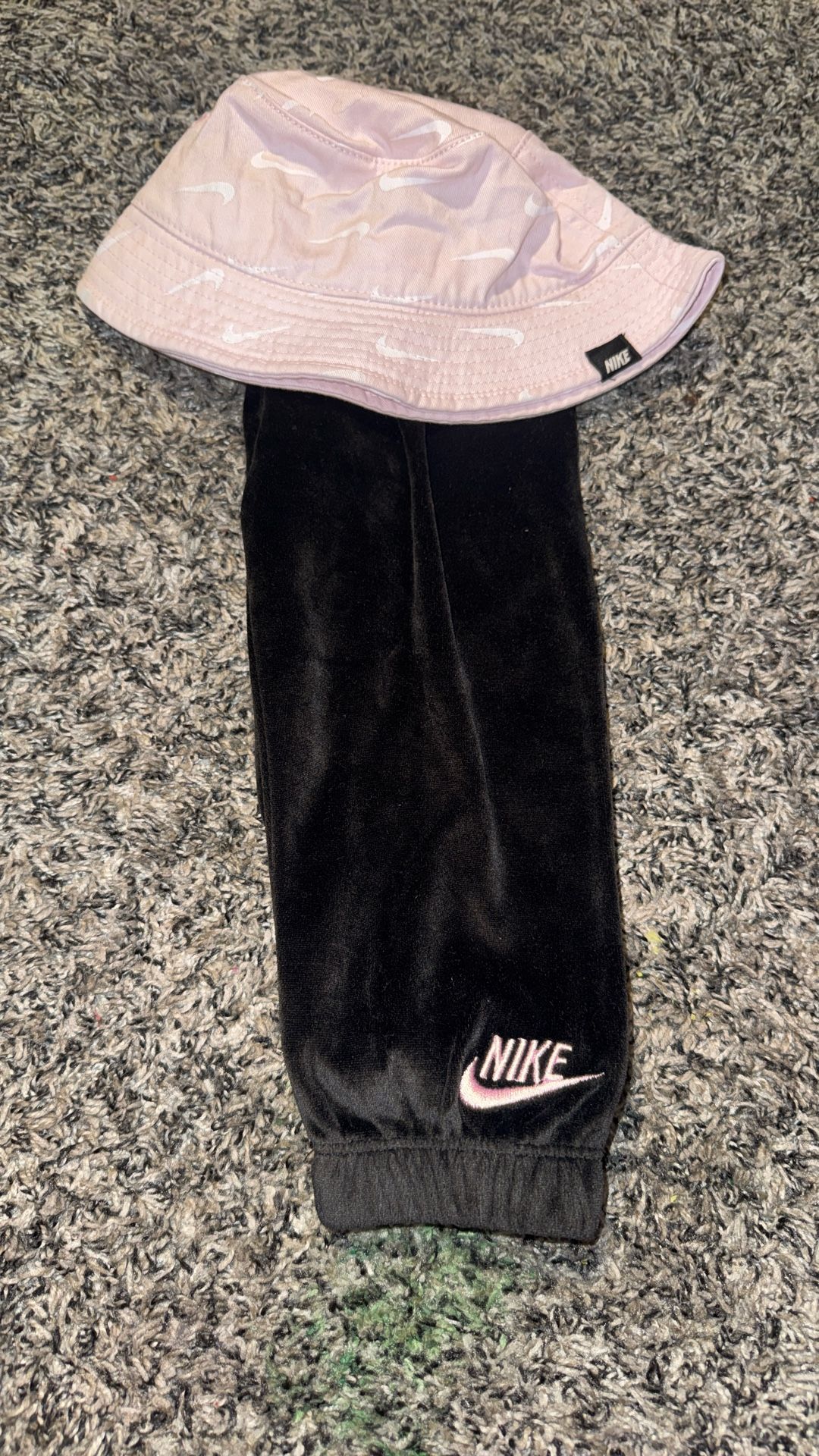 Nike sweat soft sweat pants and Nike bucket hat