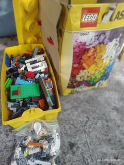 LEGO  $25 Located MountDora Fla 32757