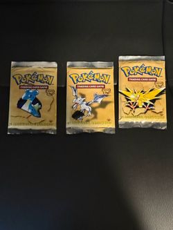 vintage 1st Edition Pokémon Fossil Booster Pack
