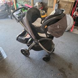 Chicco Bravo Stroller, Carseat and base 