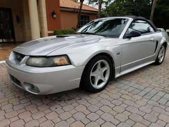 MUSTANG GT CONVERTIBLE 5 SPEED. CHEAP!!!