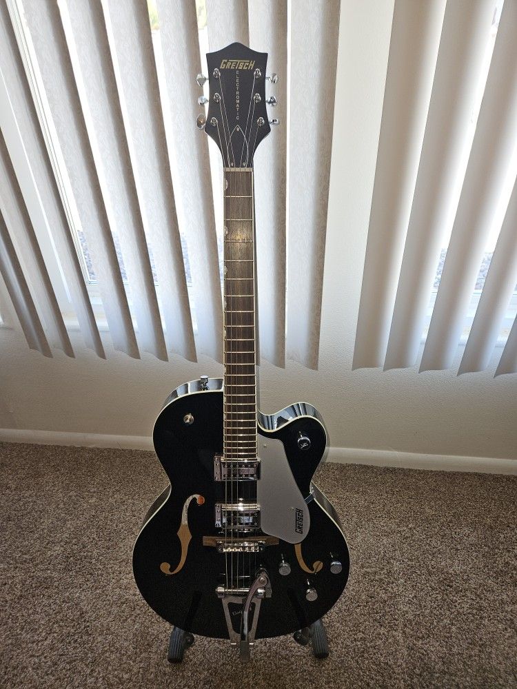 Gretsch G5120 Guitar With Matching Case New
