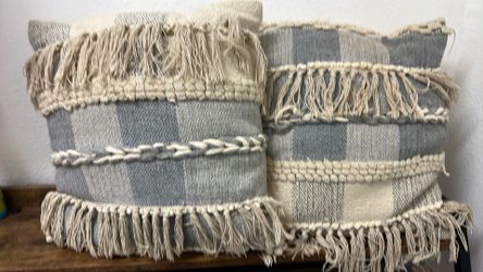 Decorative pillow