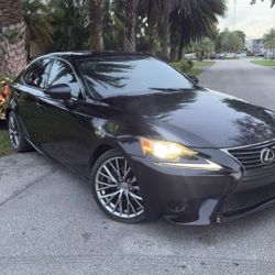 IS250 Lexus  2016 