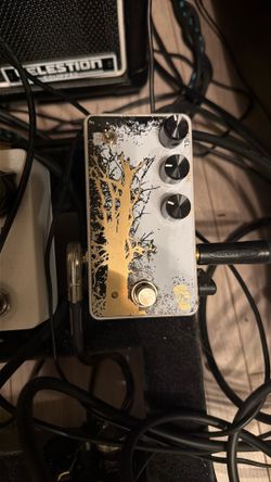 Dirty Tree Boost Pedal - Pepers Pedals