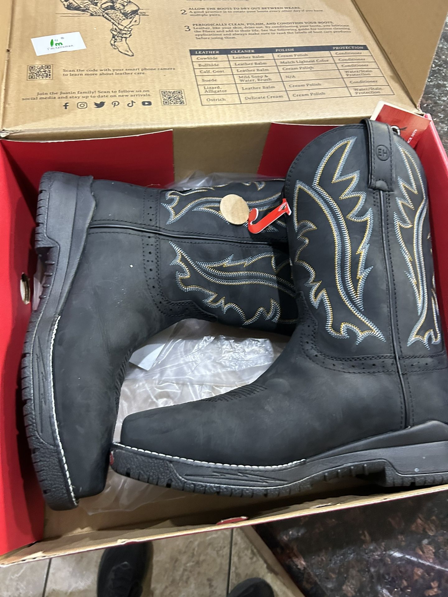 Brand New Justin Work Boots  9.5  Wide