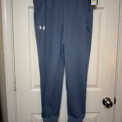 Under Armour Women’s Fleece Jogger (size M)