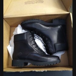 Women's timberlan boots size 10