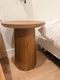 Wooden Round Pedestal Accent Side Table (2)
