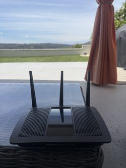 Linksys Max-Stream AC1900 MU-MIMO Gigabit Dual-Band Wi-Fi Router, EA7450