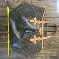 Louis Vuitton Monogram Large Tote Bag