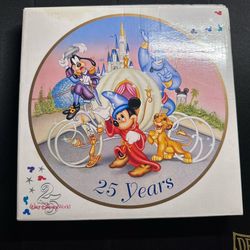 READ Disney  1996 Collection Dish Decoration Collection. Mickey mouse magic kingdom Walt Disney Piece