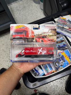 Hot Wheels Premium Alfa Romeo Fleet Flyer Car Culture