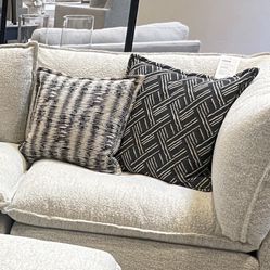 New Set Of 4 Throw Pillows
