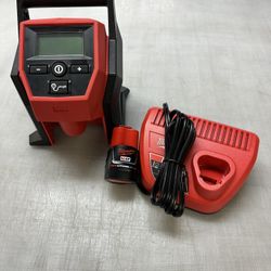 Milwaukee Air Compresor/ Inflator Kit 