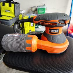 RIDGID 3 Amp Corded 5 in. Random Orbital Sander/ USED 
