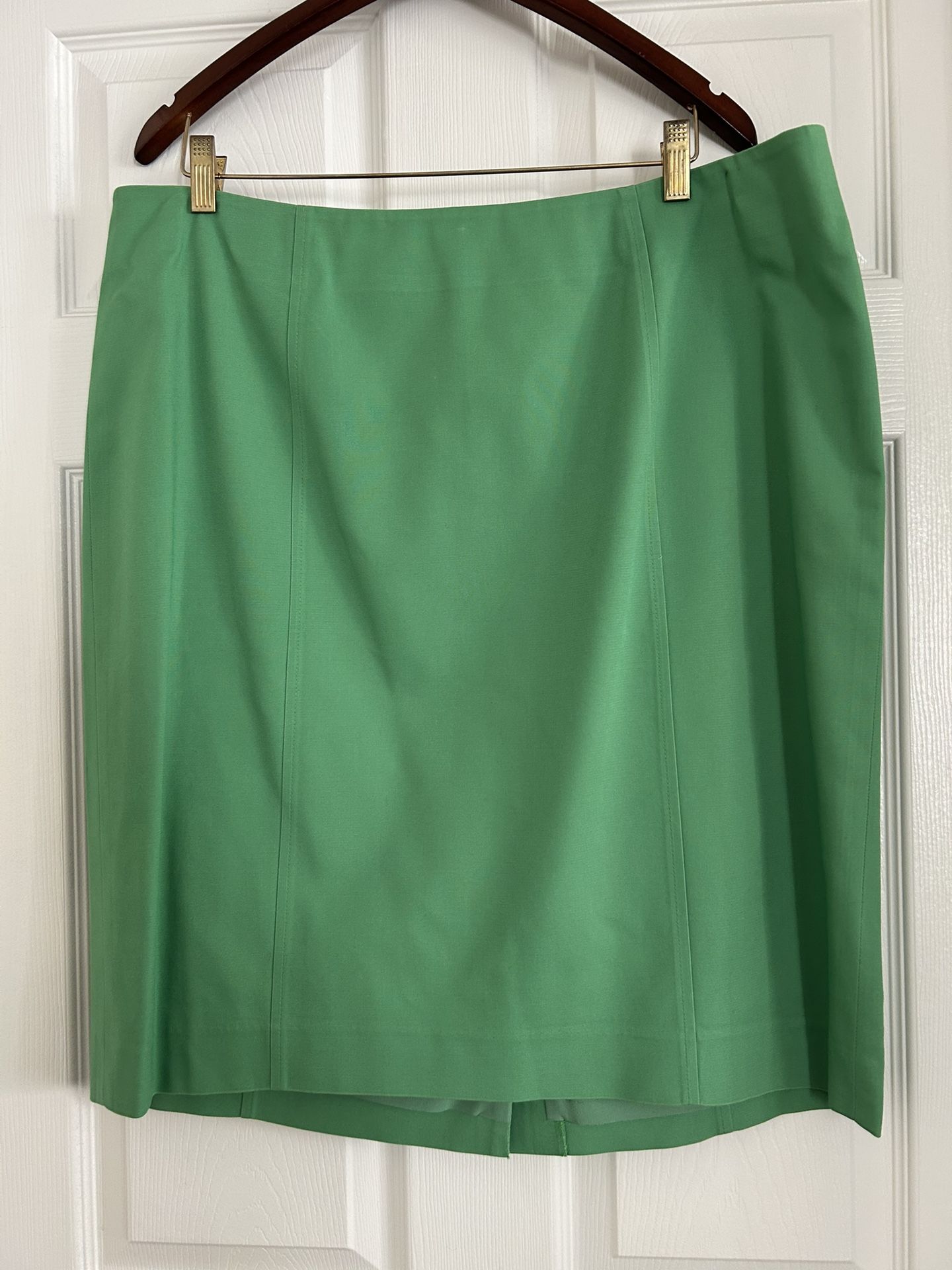 Nordstrom Women’s Green Knee Length Straight Skirt
